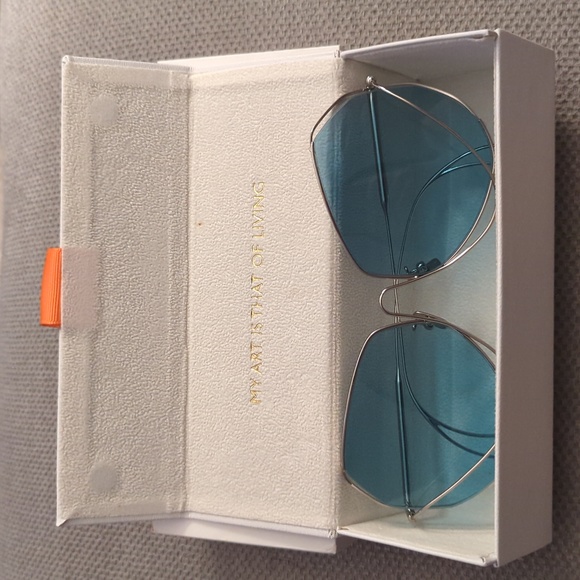 The Owner blue sunglasses - Picture 3 of 3